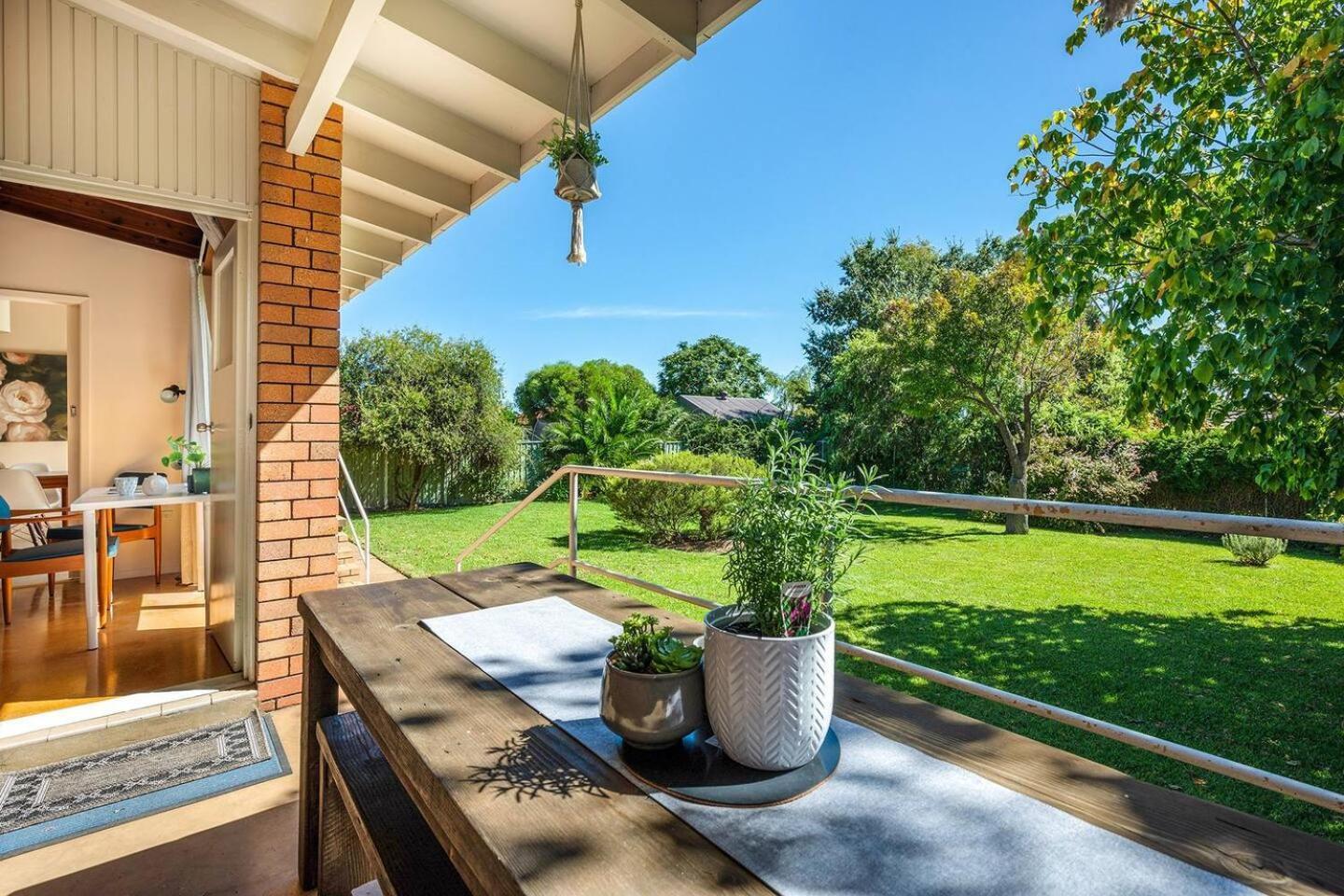 8th Tee - Retro Vibes Peacefully Tucked Away Holiday home Mudgee