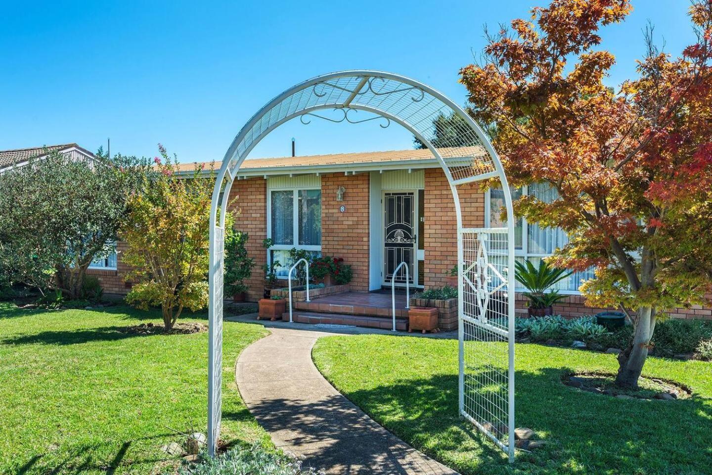 8th Tee - Retro Vibes Peacefully Tucked Away Holiday home Mudgee
